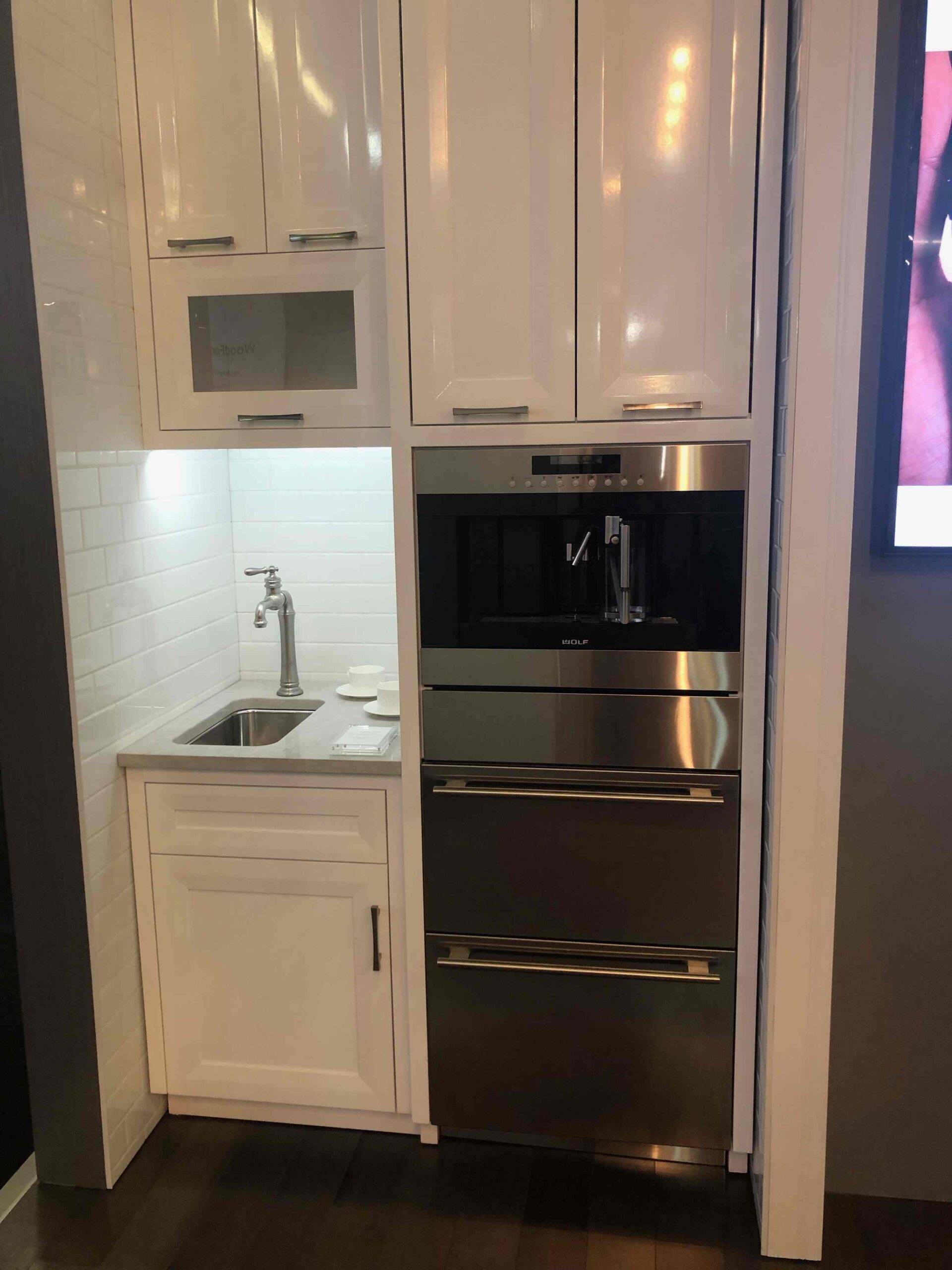 Marble veneer kitchen