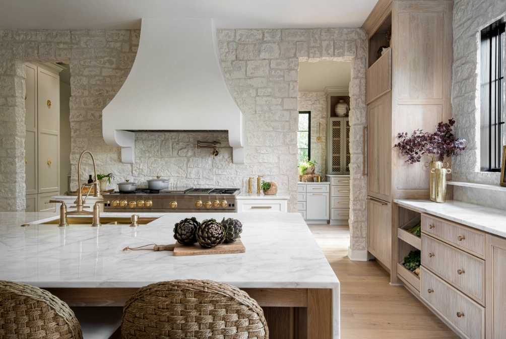 Open space french country kitchen