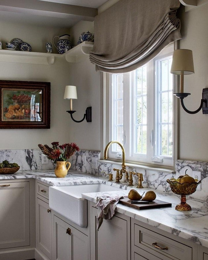 Open space french country kitchen