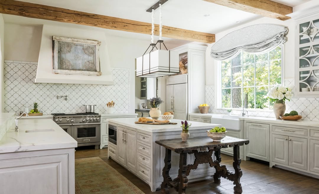 Open space french country kitchen