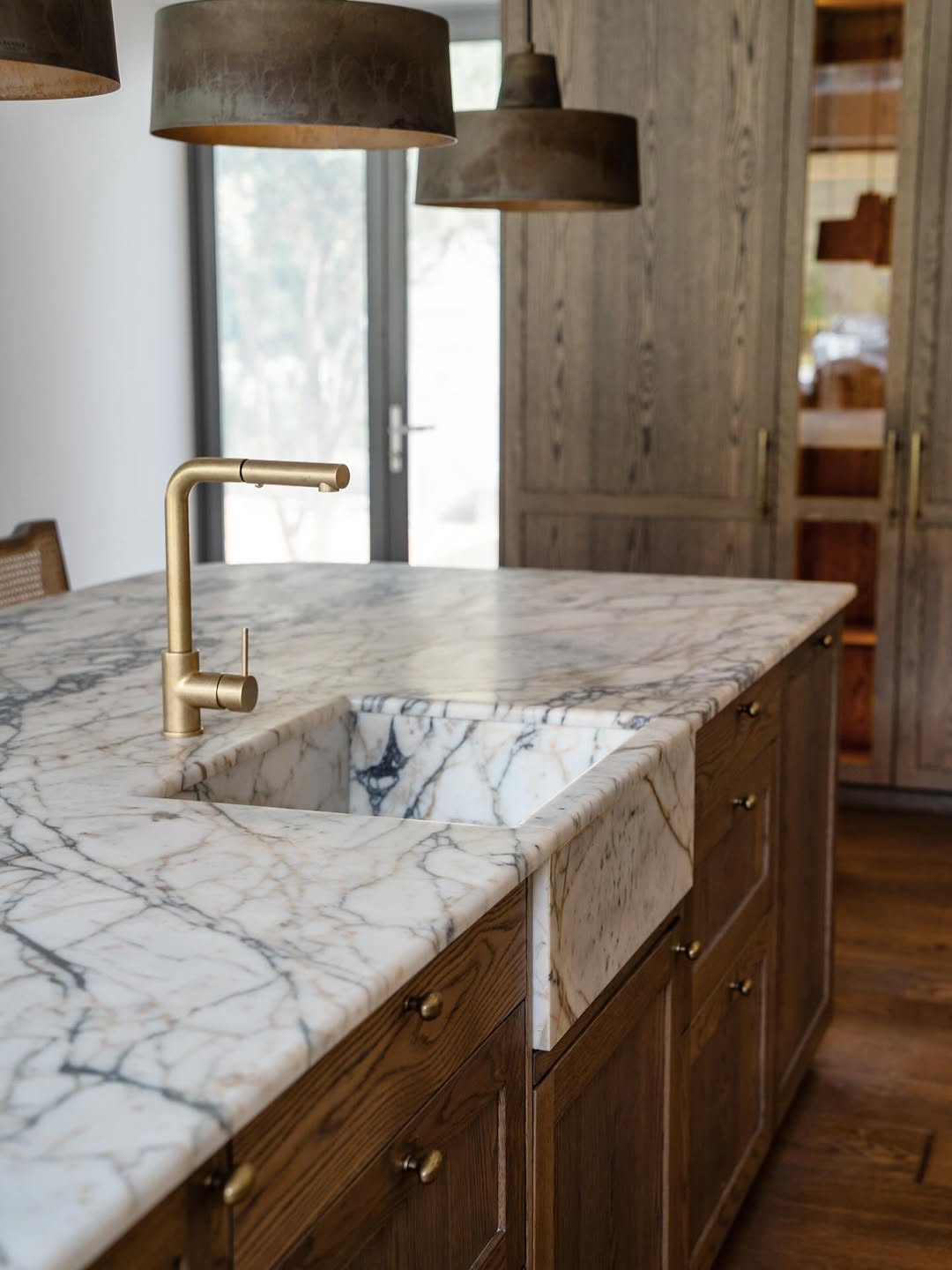 Marble vein kitchen decor