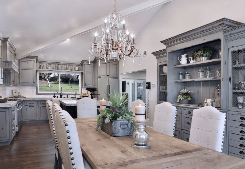 Open space french country kitchen