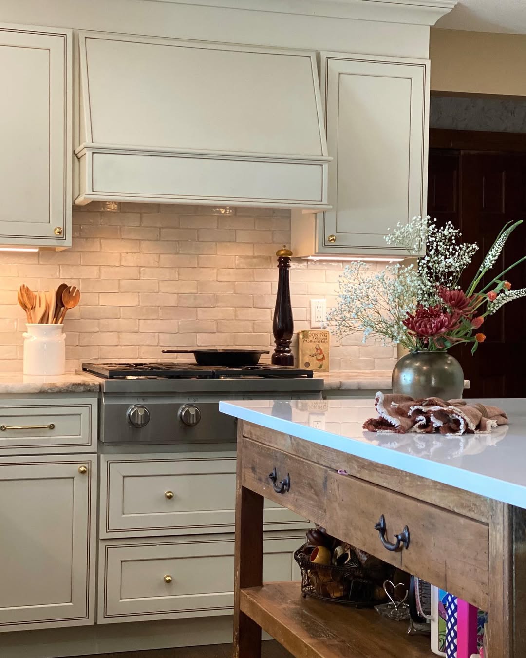 Open space french country kitchen