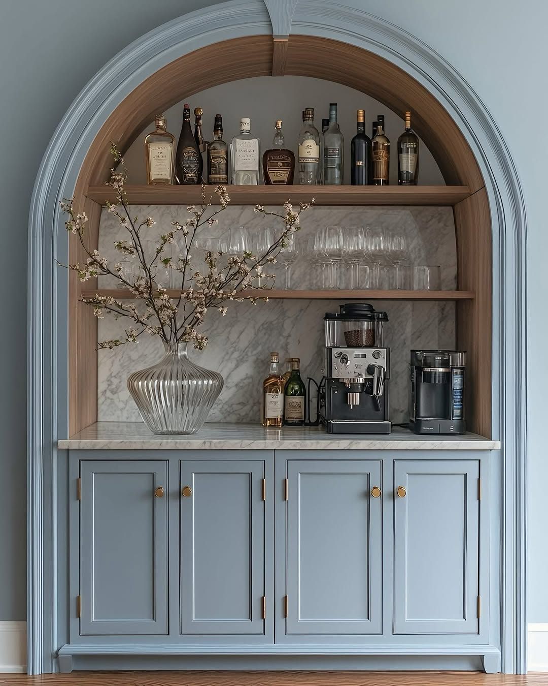 Cabinet niche with composite surround