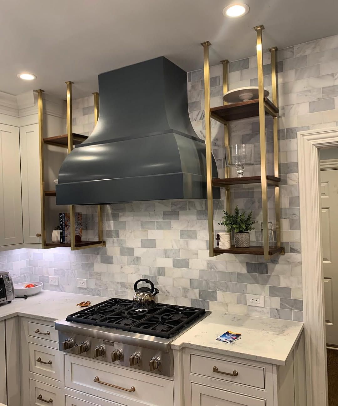 The Integrated Brass Framework That Is Silently Replacing Bulky Kitchen Uppers