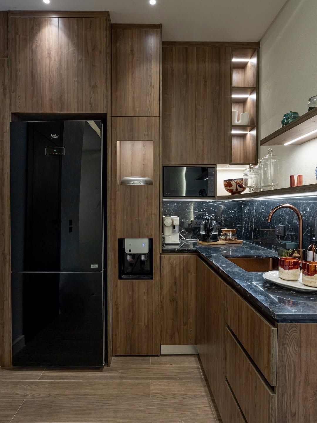 These Small Kitchenettes Keep Showing Up in Homes That Use Space Better Than Square Footage
