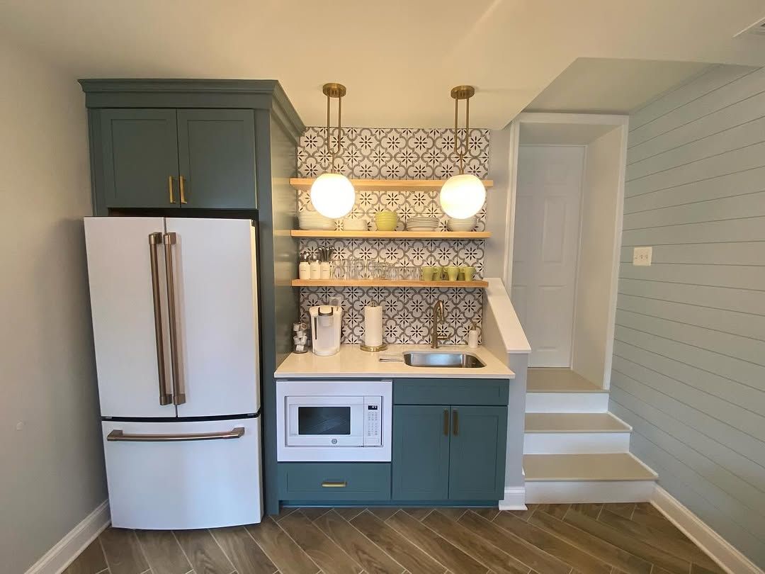 These Small Kitchenettes Keep Showing Up in Homes That Use Space Better Than Square Footage