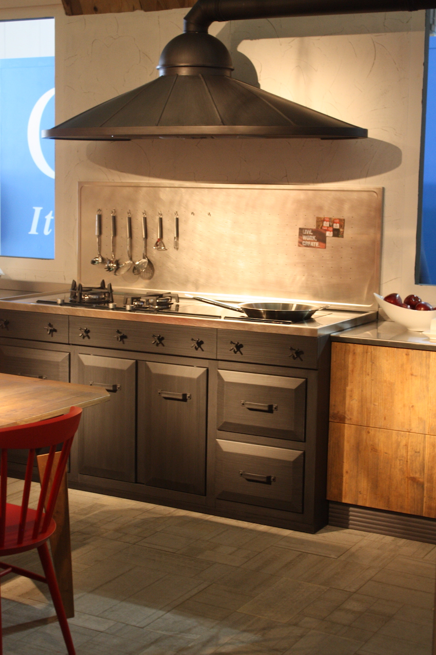 Kitchen Range Hood Ideas I’m Choosing Instead of Stainless Steel This Year