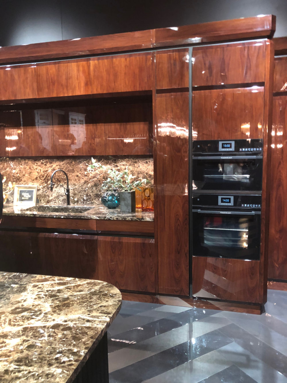 High-gloss walnut for a mid-century revival