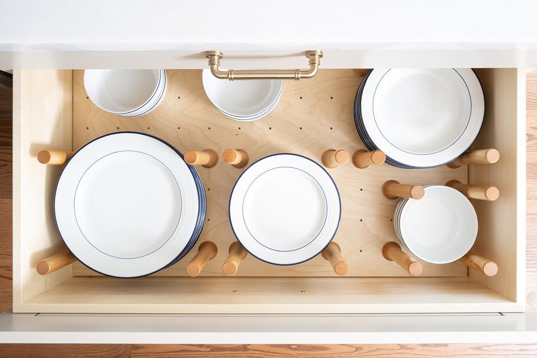 Pegged Dish Drawers for Everyday Plates