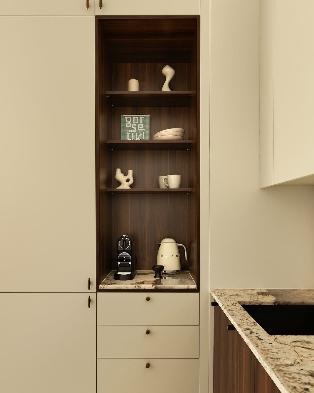 Cabinet niche with composite surround